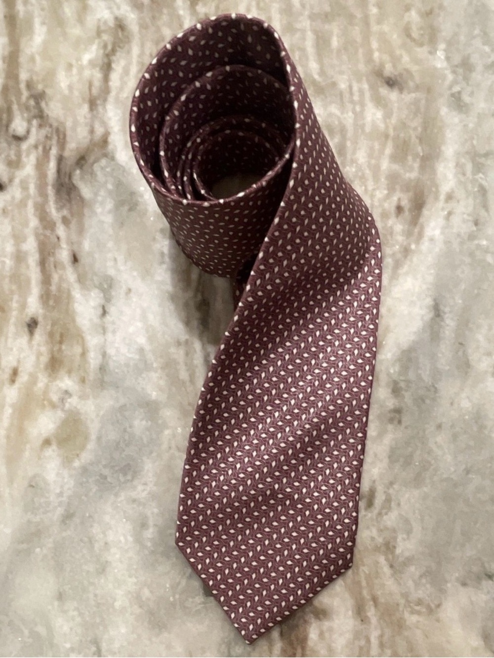Brioni Silk Burgundy White Geometric Microprint Pattern Men’s Tie